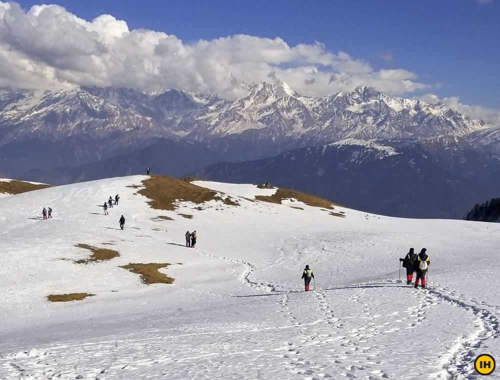 Dayara-Bugyal-Shruti-Khandelwal-Dayara-meadows-layered-with-snow-and-trail