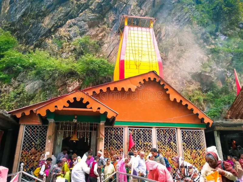 yamunotri-temple-uttarakhand-india-217627473 yamunotri-temple-uttarakhand-india-217627473